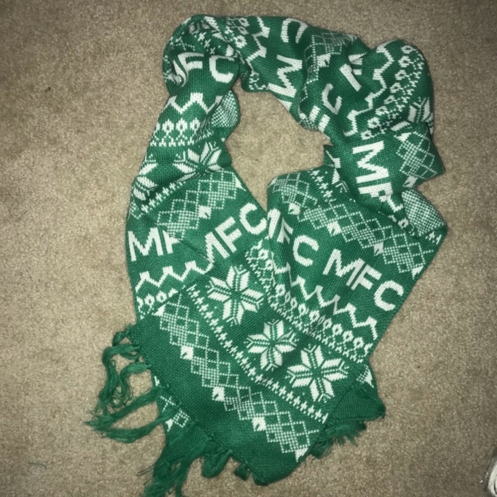 COPY - MyFreeCams knit scarf